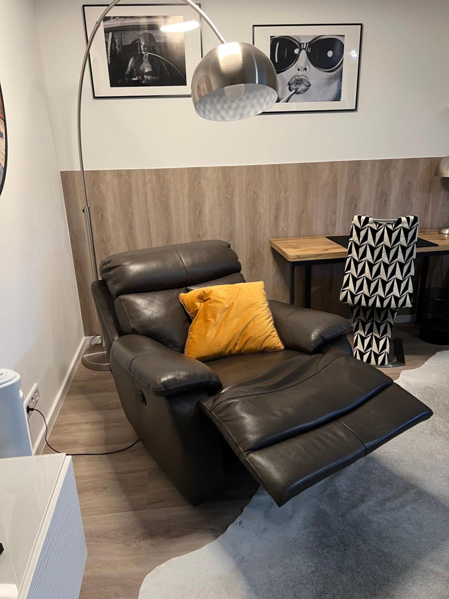 Grosse Gemuetliche Ferienwohnung Mit Klimaanlage, Parkplatz Inklusive Top ! Fürth Buitenkant foto
