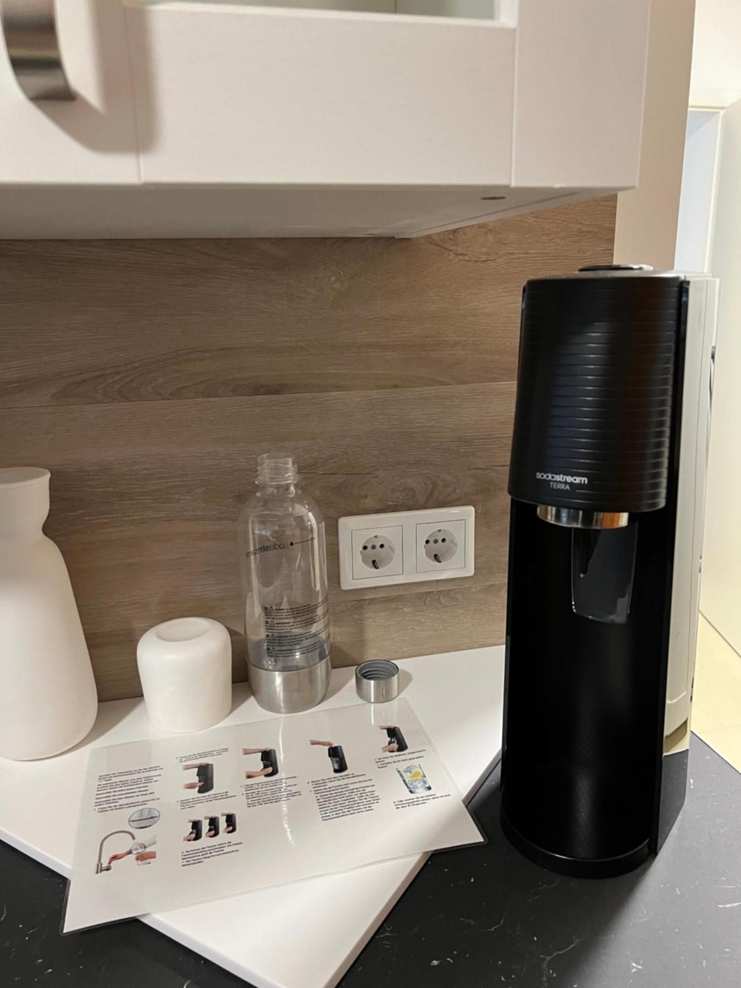 Grosse Gemuetliche Ferienwohnung Mit Klimaanlage, Parkplatz Inklusive Top ! Fürth Buitenkant foto