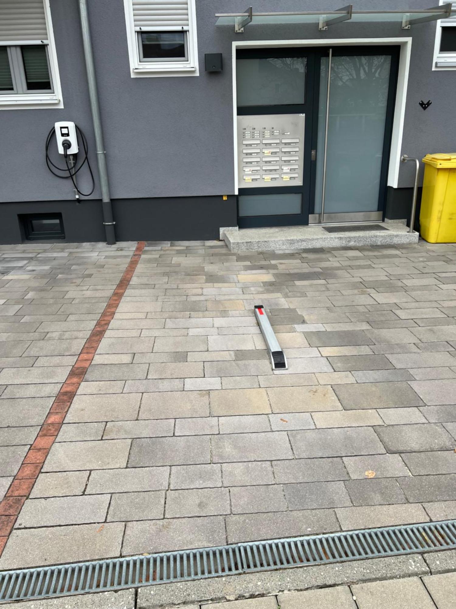 Grosse Gemuetliche Ferienwohnung Mit Klimaanlage, Parkplatz Inklusive Top ! Fürth Buitenkant foto